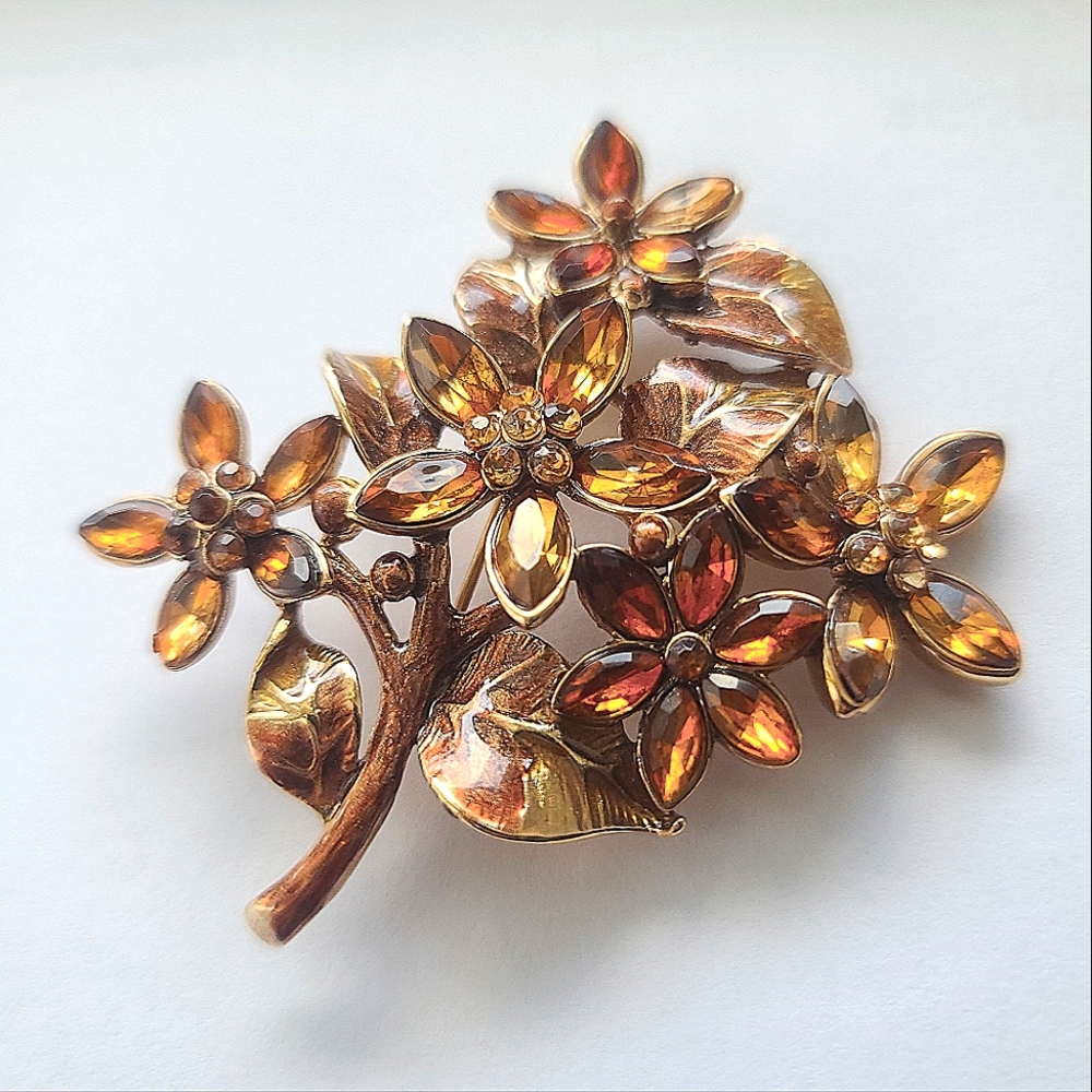 LC Flowers and Leaves with Gems Accents Brooch Gold Tone